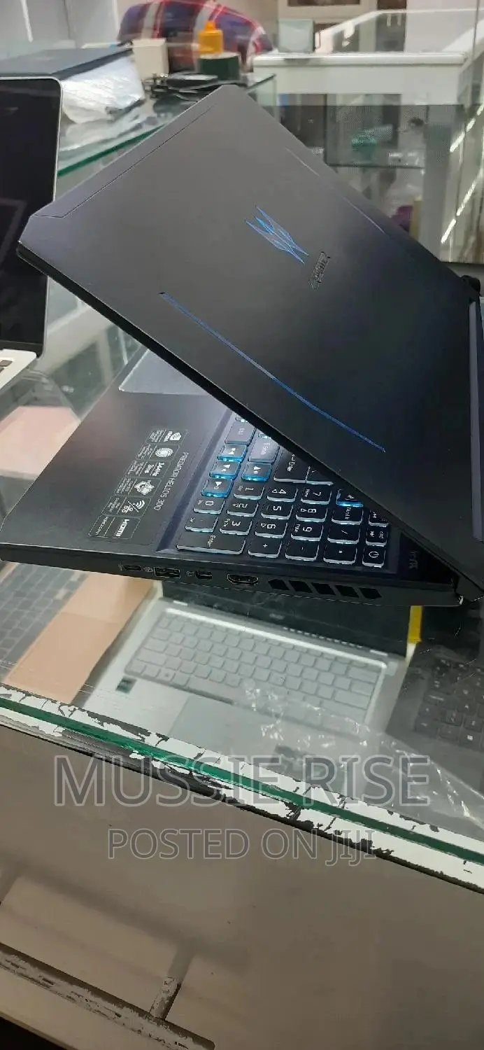 New Laptop Acer Predator Helios 300 8GB Intel Core I7 SSD 512GB