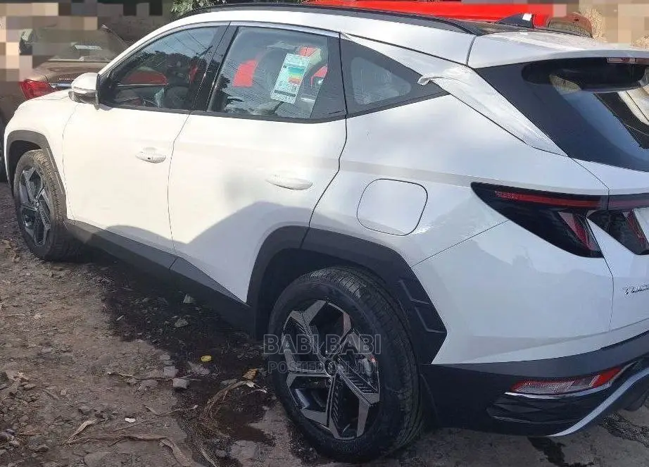 Hyundai Tucson 2021 White