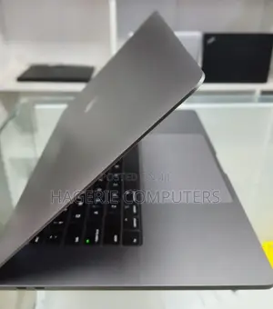 New Laptop Apple MacBook Pro 2017 16GB Intel Core I7 SSD 512GB