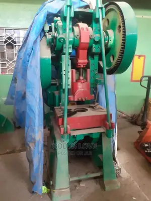 Photo - ፓንቸር Power Press