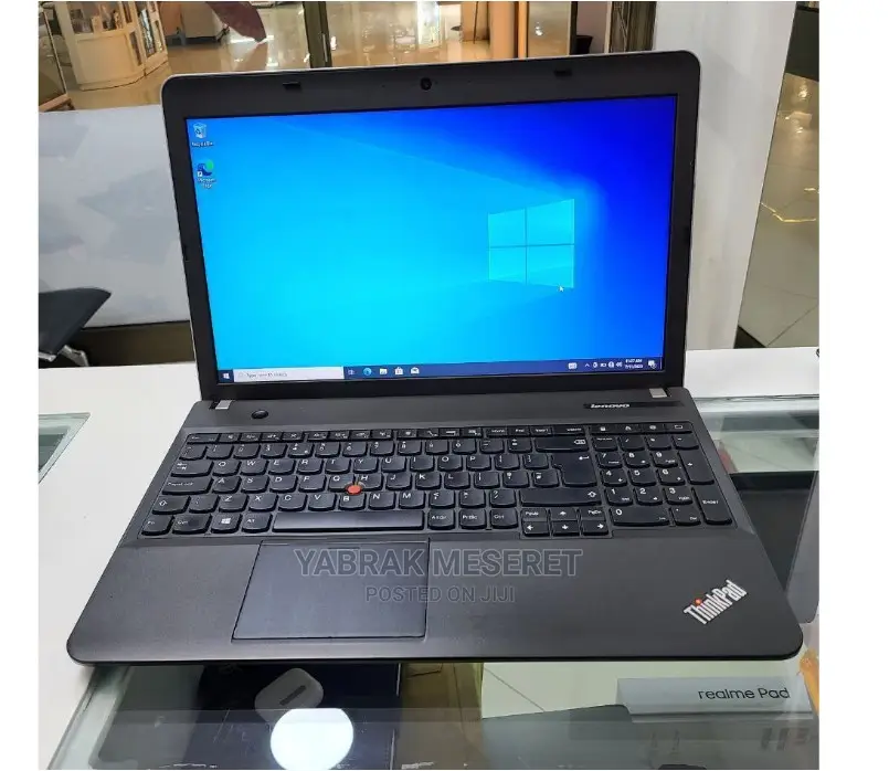 Laptop Lenovo ThinkPad Yoga 4GB Intel Core I3 HDD 500GB