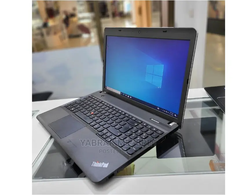 Laptop Lenovo ThinkPad Yoga 4GB Intel Core I3 HDD 500GB