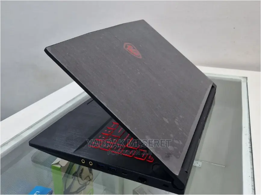 New Laptop MSI GF63 8GB Intel Core I5 SSD 512GB