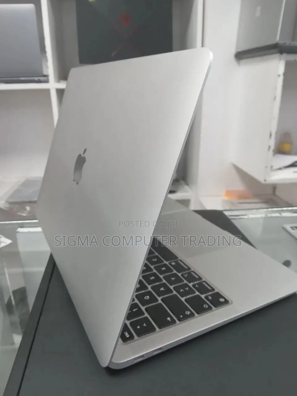 New Laptop Apple MacBook Air 2020 M1 8GB Apple M1 SSD 256GB