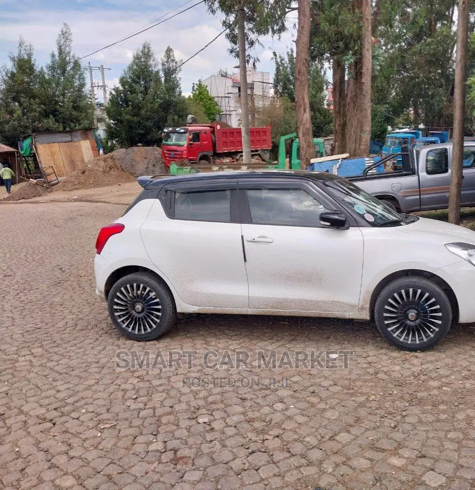 Suzuki Swift 2022 Black