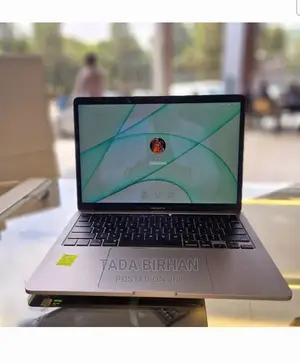 Photo - New Laptop Apple MacBook Pro 2019 8GB Intel Core I7 SSD 256GB