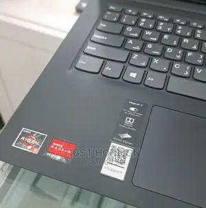 New Laptop Lenovo 8GB AMD Ryzen 5 SSD 1T