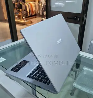 New Laptop Acer Aspire S7-392 8GB Intel Core I5 SSD 512GB