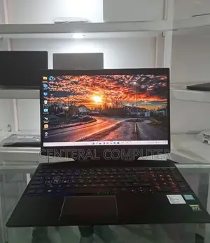 New Laptop HP 8GB Intel Core I7 SSD 512GB