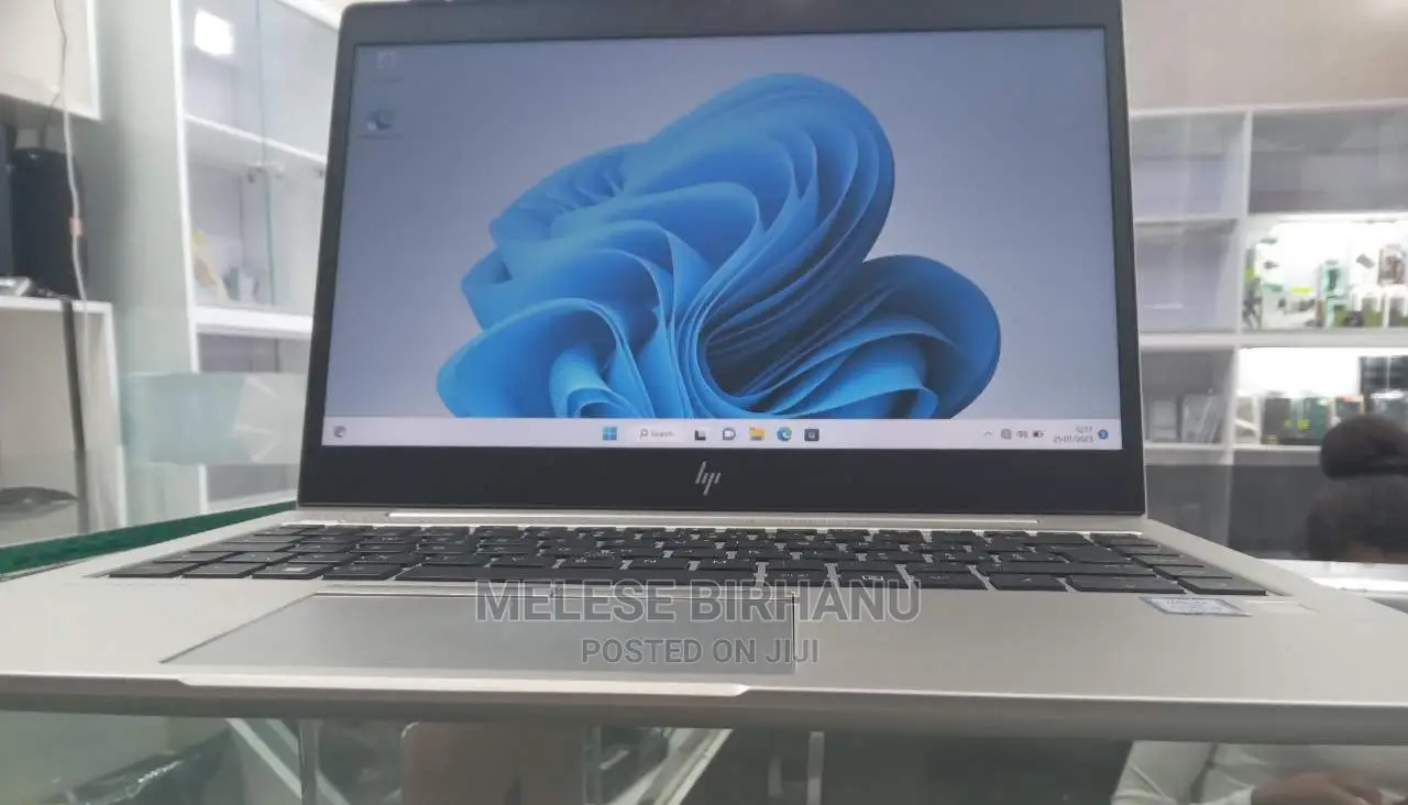 New Laptop HP Envy X360 8GB AMD Ryzen 7 SSD 512GB