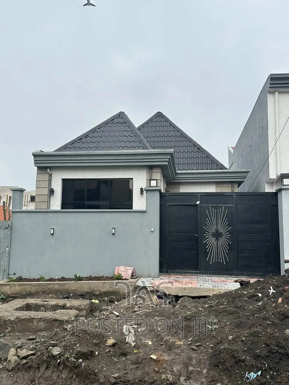 3bdrm Villa in Broker, Bole for sale