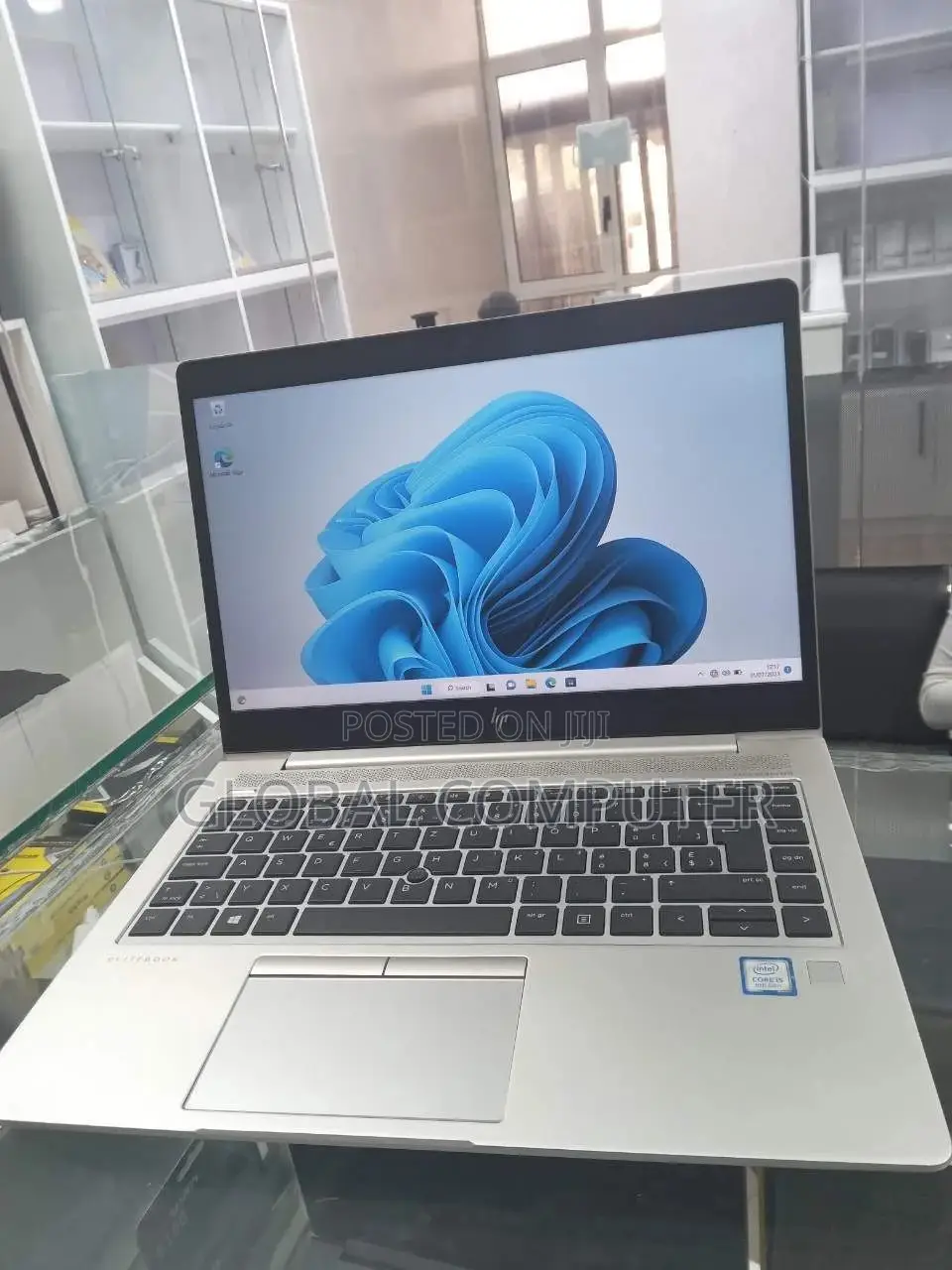 New Laptop HP 8GB Intel Core I7 HDD 1T