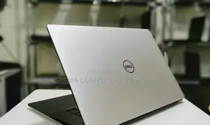 Photo - New Laptop Dell Precision 5520 16GB Intel Core I7 SSD 512GB