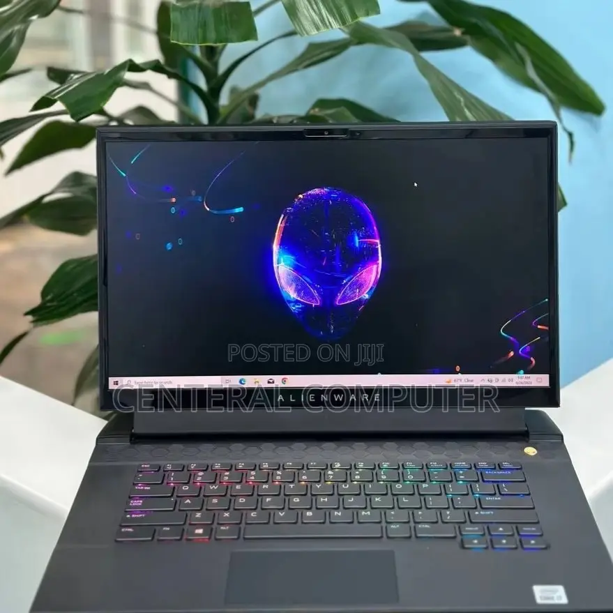 New Laptop Alienware M17x R2 16GB Intel Core I7 SSD 1T