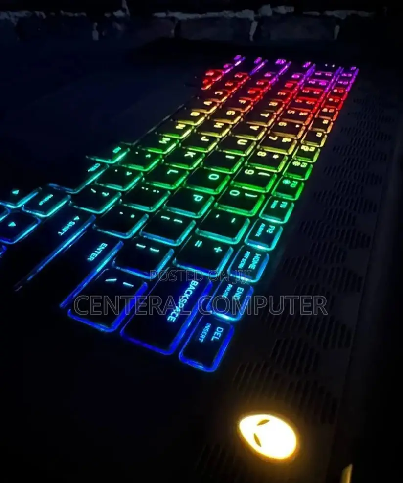 New Laptop Alienware M17x R2 16GB Intel Core I7 SSD 1T