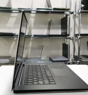 New Laptop Dell Precision 5520 16GB Intel Core I7 SSD 512GB