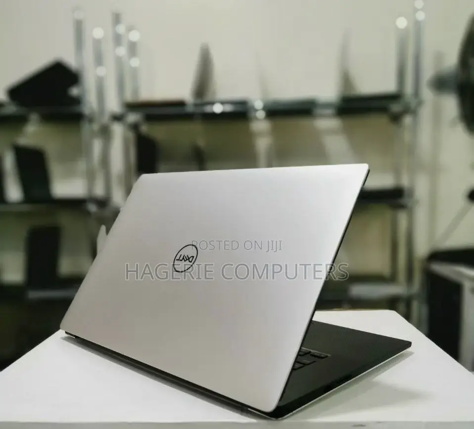 New Laptop Dell Precision 5520 16GB Intel Core I7 SSD 512GB