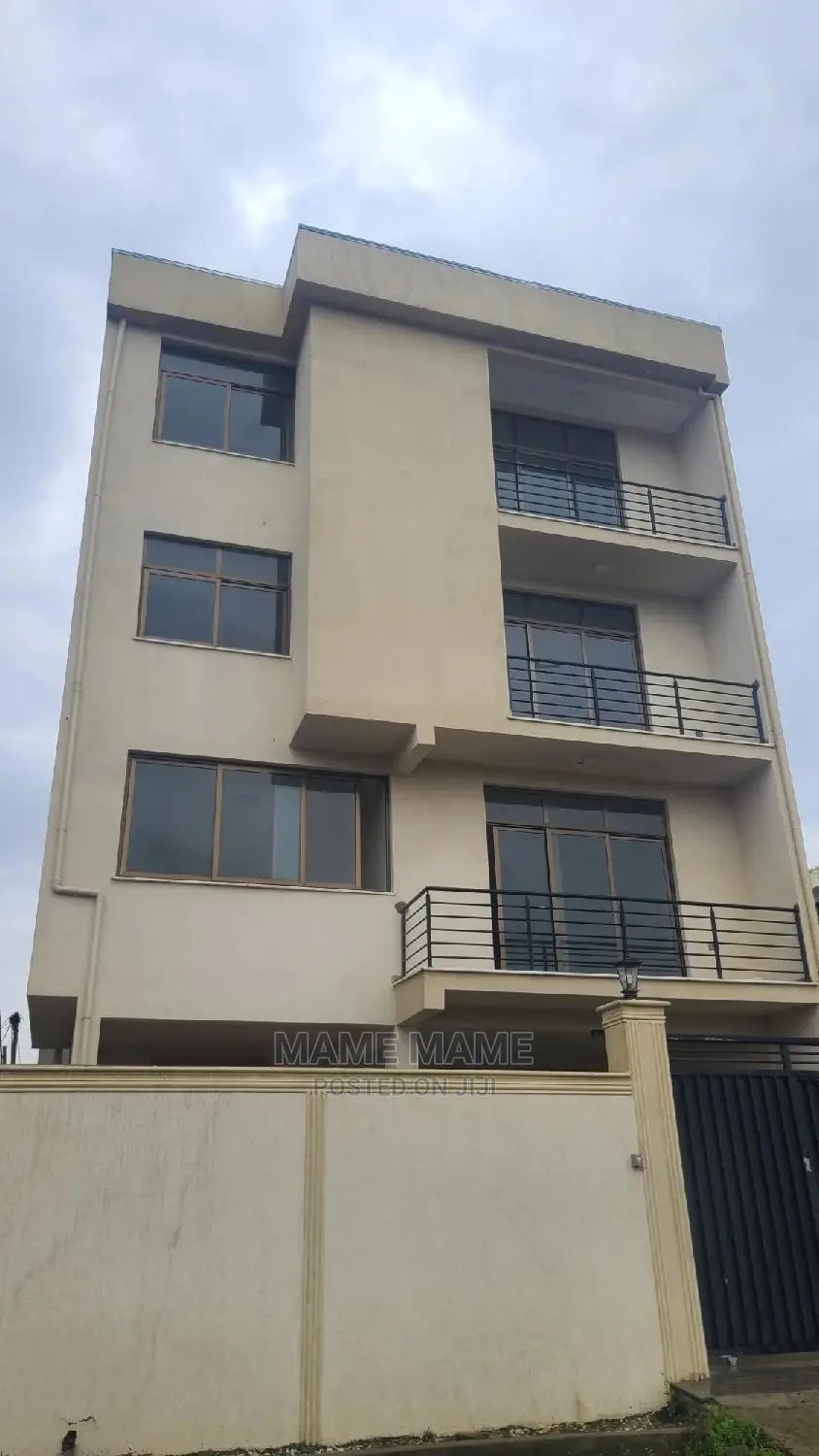 7bdrm House in Addis Abeba, Bole for sale