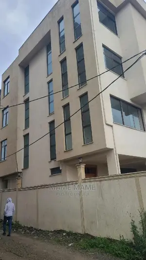 7bdrm House in Addis Abeba, Bole for sale