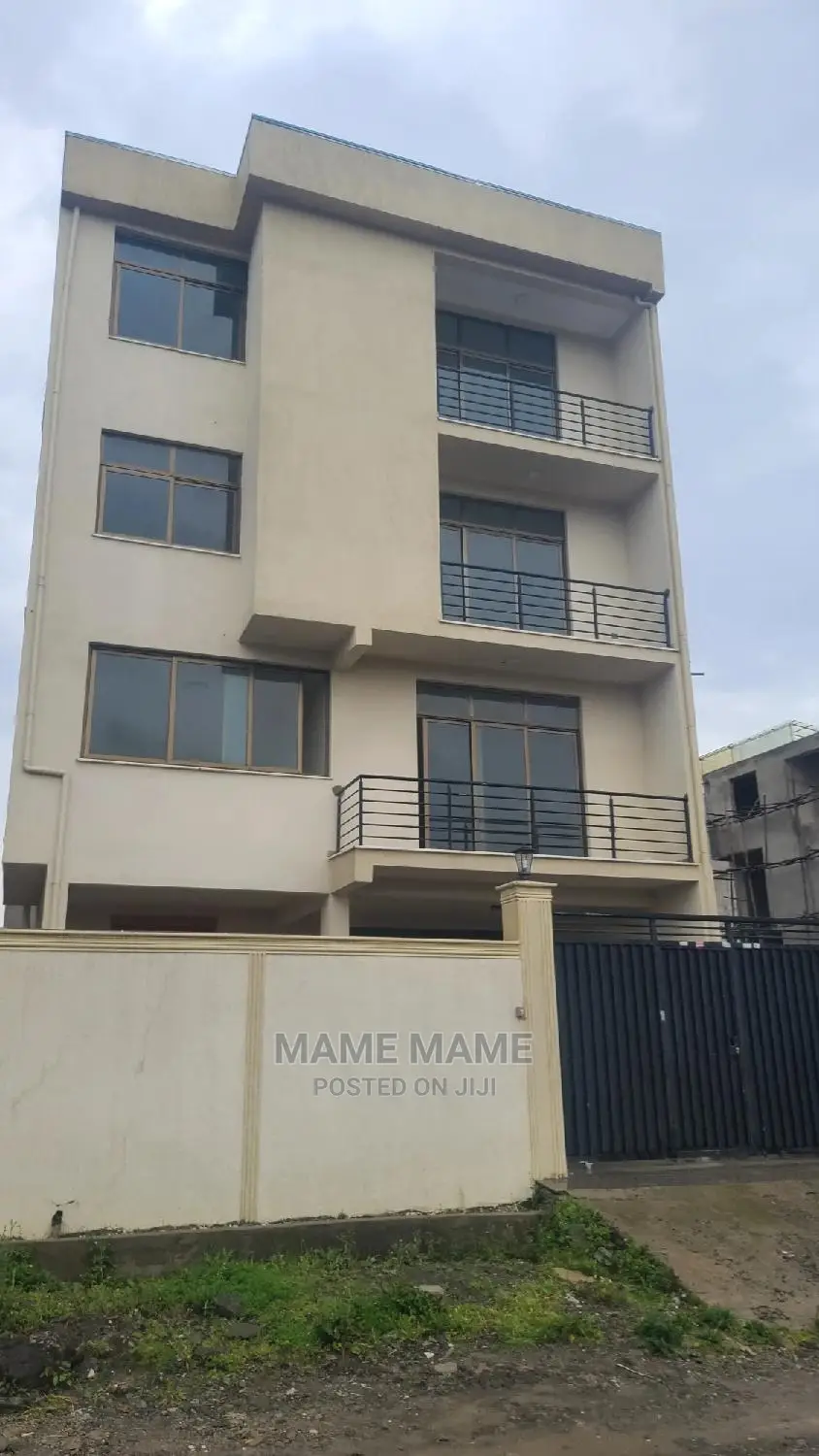 7bdrm House in Addis Abeba, Bole for sale
