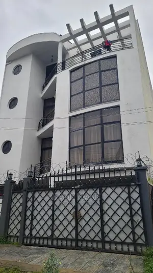 6bdrm House in Addis Abeba, Bole for sale
