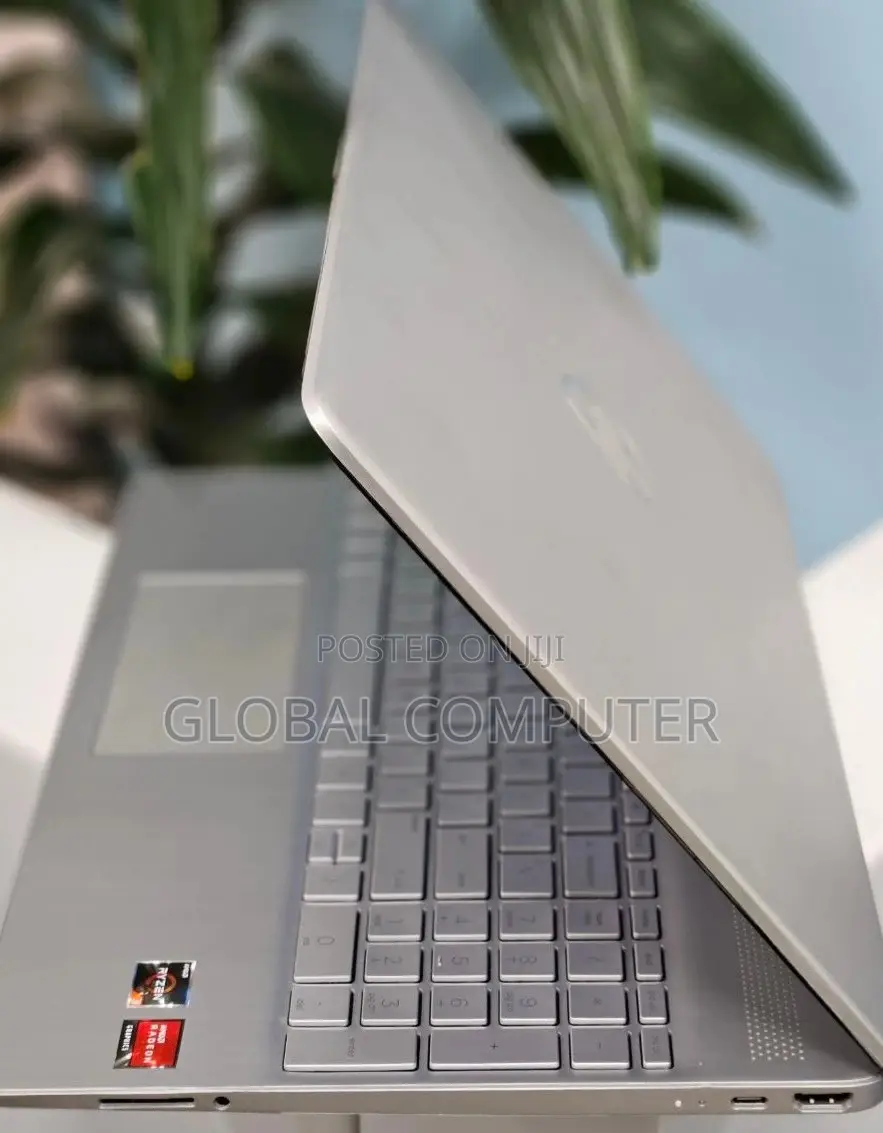 New Laptop HP Stream Notebook 8GB AMD Ryzen 3 SSD 256GB