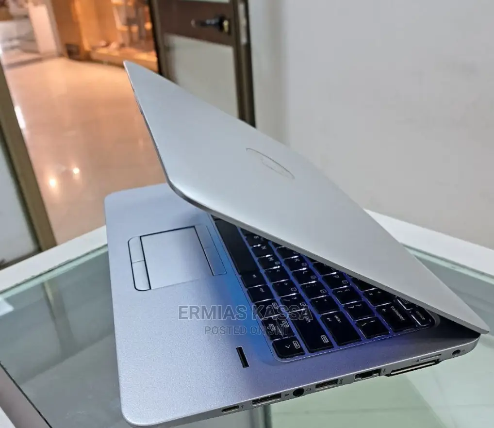 New Laptop HP EliteBook 820 G3 8GB Intel Core I5 HDD+SSD 1.5T