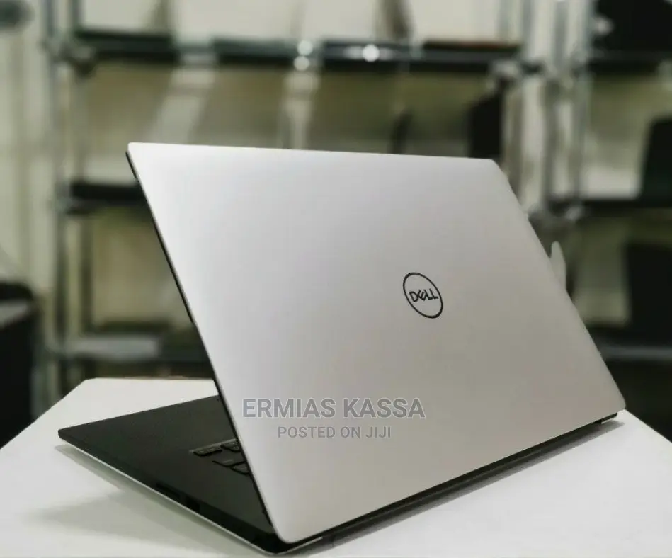 New Laptop Dell Precision 5520 16GB Intel Core I7 SSD 512GB