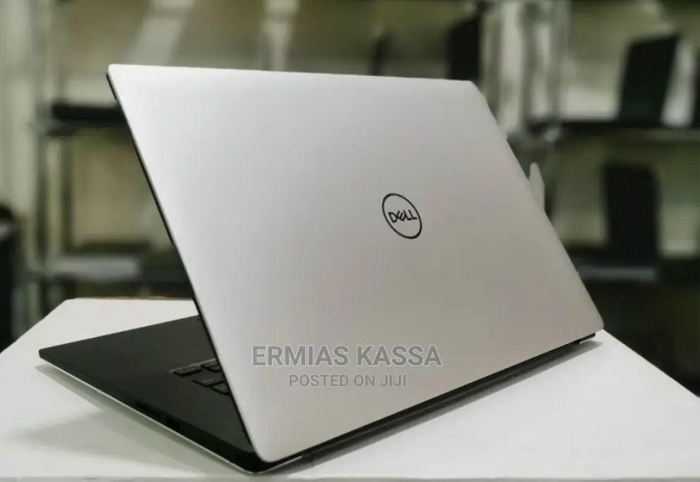 New Laptop Dell Precision 5520 16GB Intel Core I7 SSD 512GB