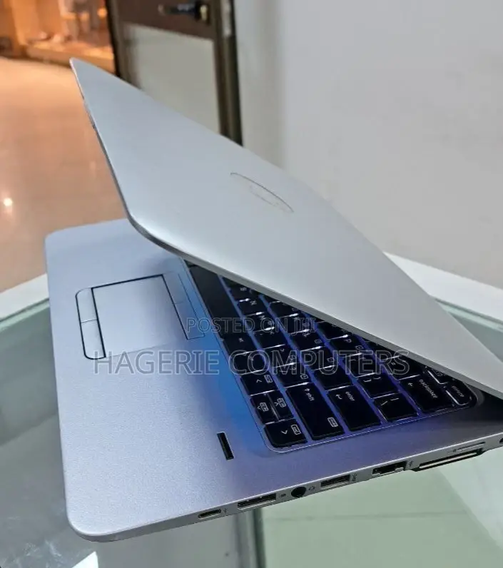 New Laptop HP EliteBook 820 G3 8GB SSD 512GB