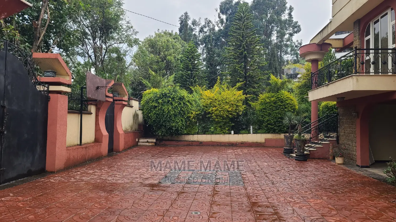 Furnished 9bdrm House in Addis Abeba, Bole for sale