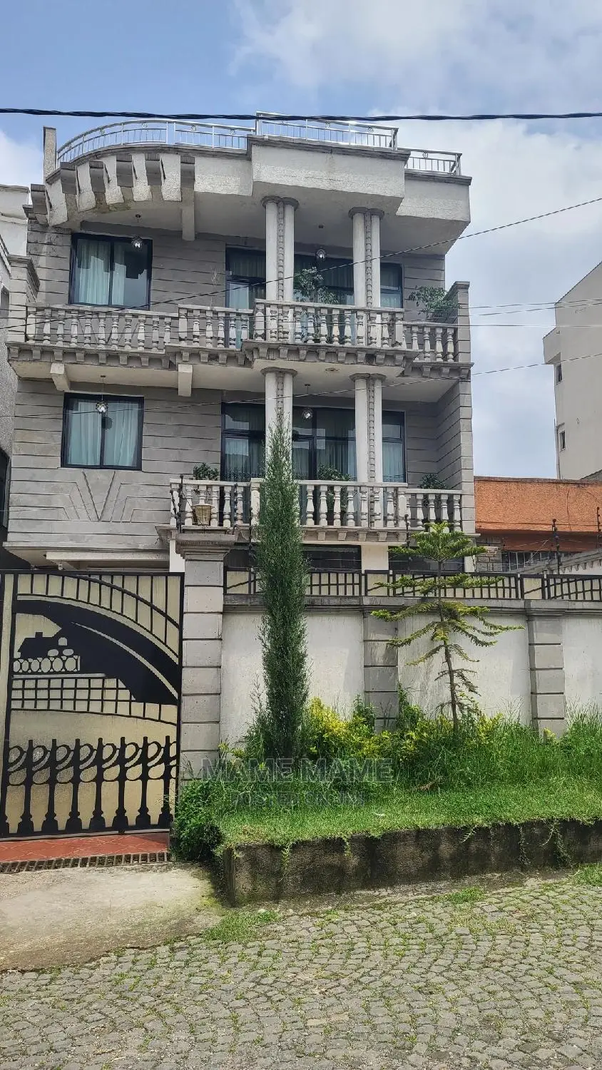 7bdrm House in Addis Abeba, Bole for sale