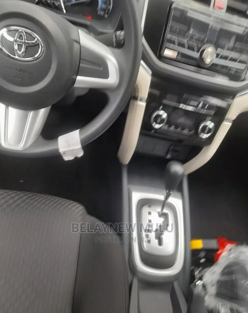 New Toyota Rush 2022 Silver