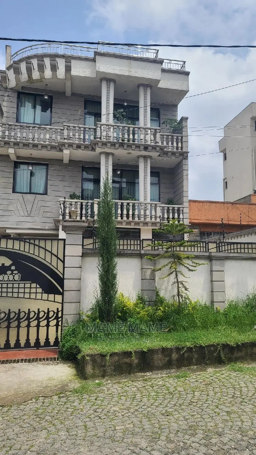 7bdrm House in Addis Abeba, Bole for sale