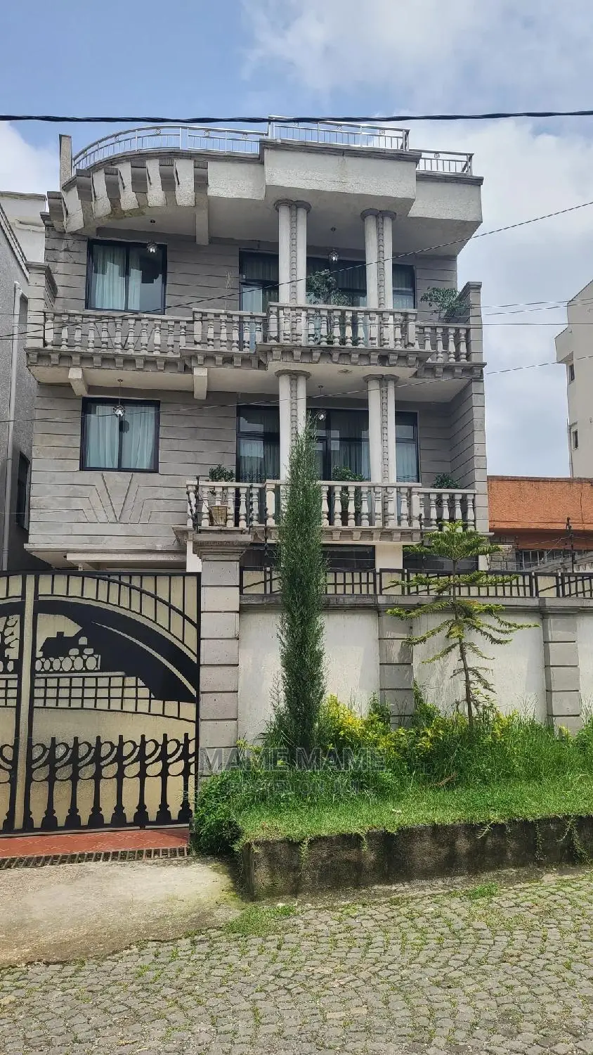 7bdrm House in Addis Abeba, Bole for sale