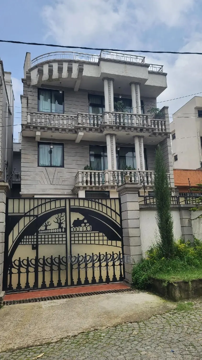 7bdrm House in Addis Abeba, Bole for sale
