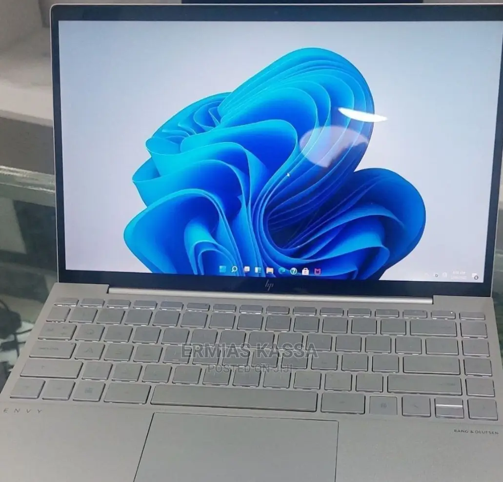 New Laptop HP Envy 13 16GB Intel Core I7 SSD 1T