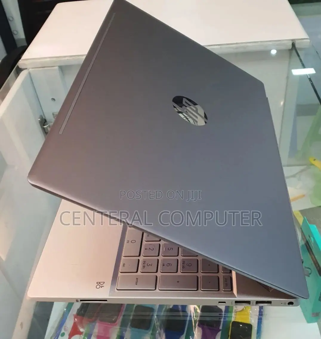 New Laptop HP 8GB Intel Core I5 SSD 1T