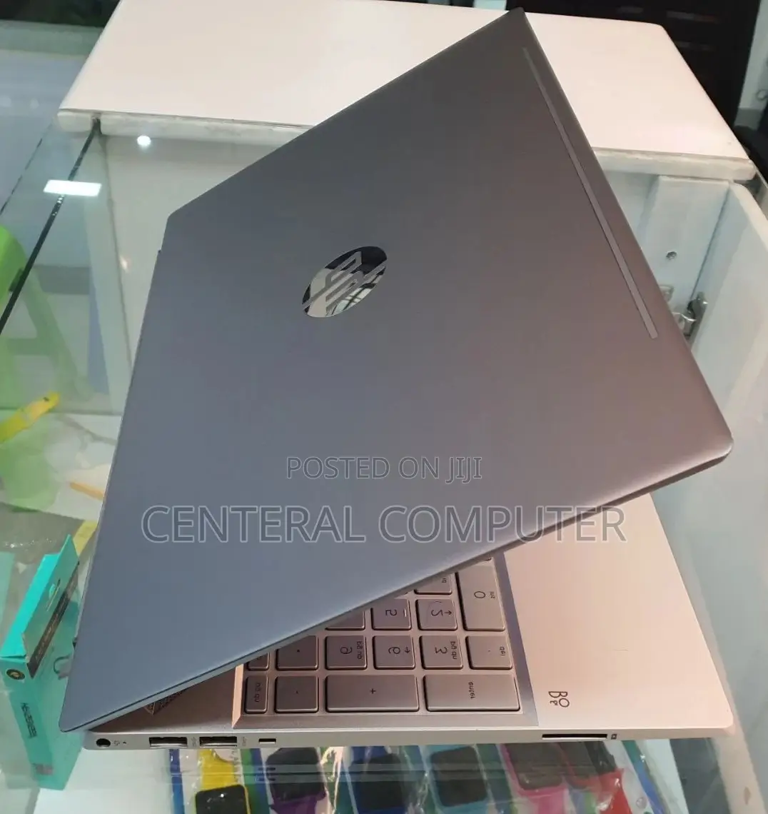 New Laptop HP 8GB Intel Core I5 SSD 1T