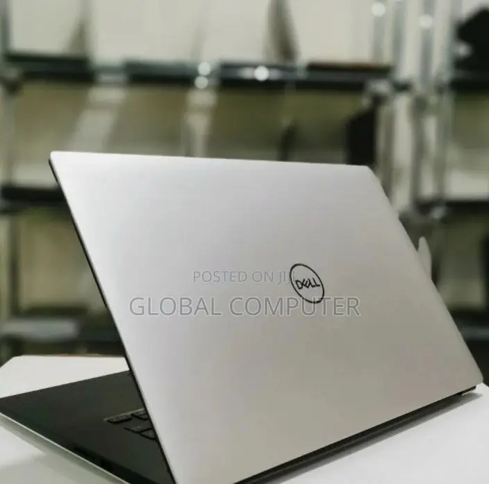 New Laptop Dell Precision 15 3520 16GB Intel Core I7 SSD 512GB