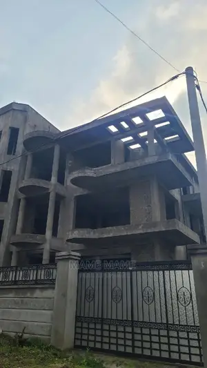 7bdrm House in Addis Abeba, Bole for sale