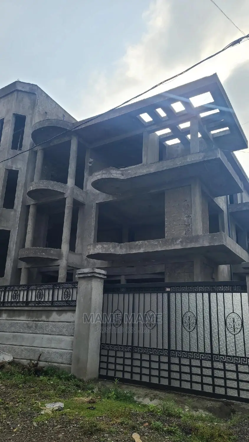 7bdrm House in Addis Abeba, Bole for sale