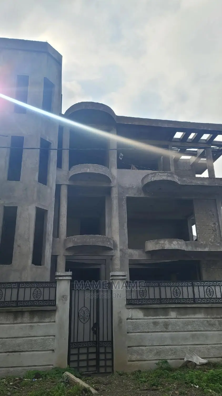 7bdrm House in Addis Abeba, Bole for sale