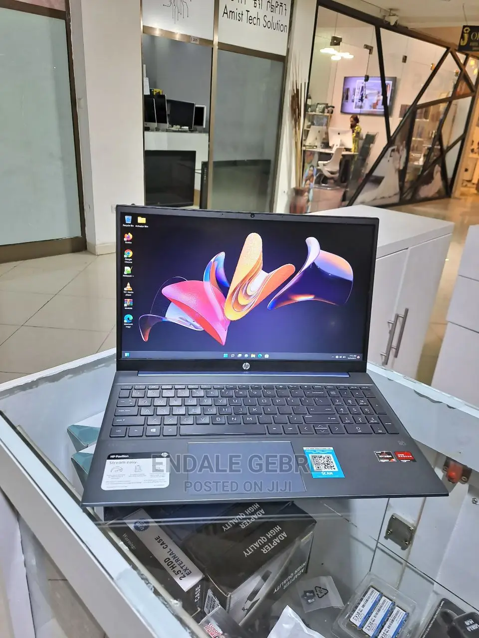 New Laptop HP Pavilion 15 8GB AMD Ryzen 5 SSD 512GB