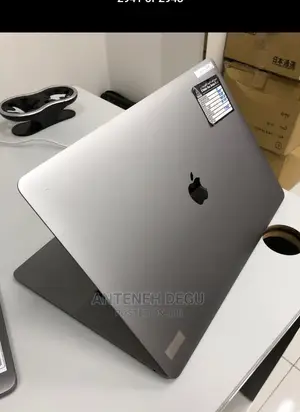 New Laptop Apple MacBook Pro 2017 16GB Intel Core I7 SSD 512GB