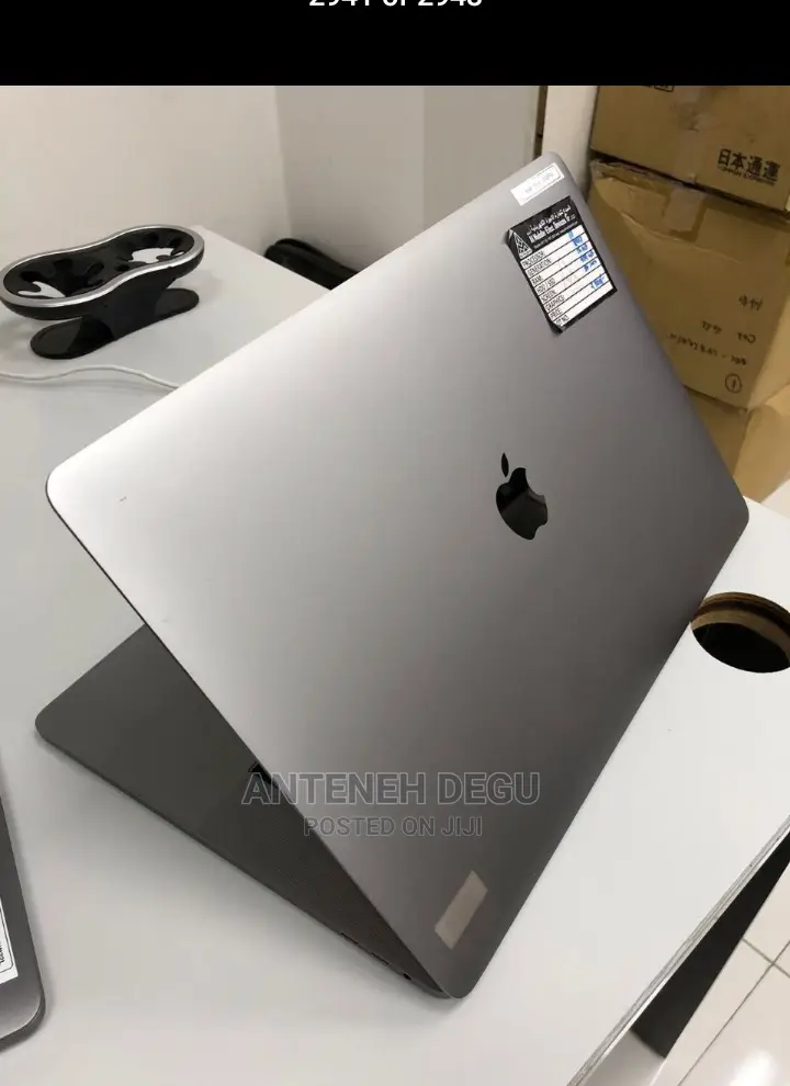 New Laptop Apple MacBook Pro 2017 16GB Intel Core I7 SSD 512GB