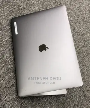 New Laptop Apple MacBook Pro 2017 16GB Intel Core I7 SSD 512GB