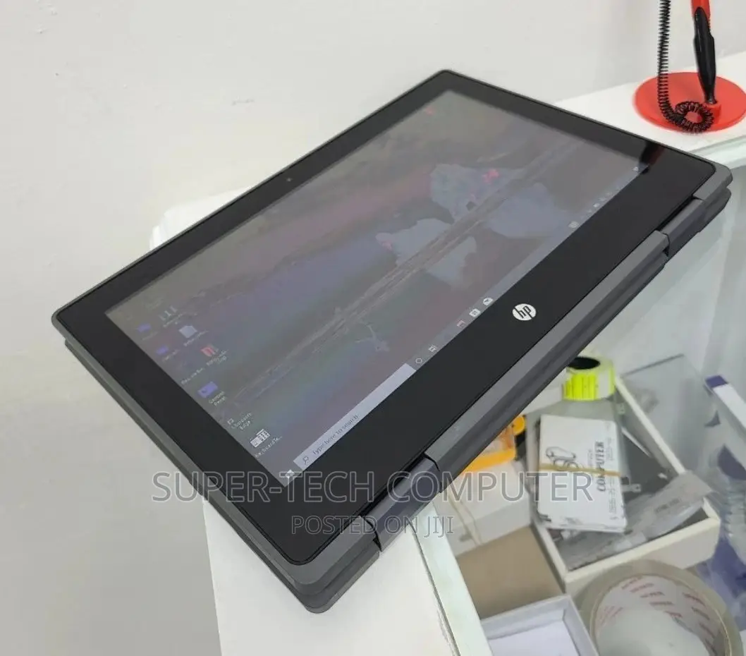 New Laptop HP X360 310 G2 8GB Intel Core I3 SSD 256GB