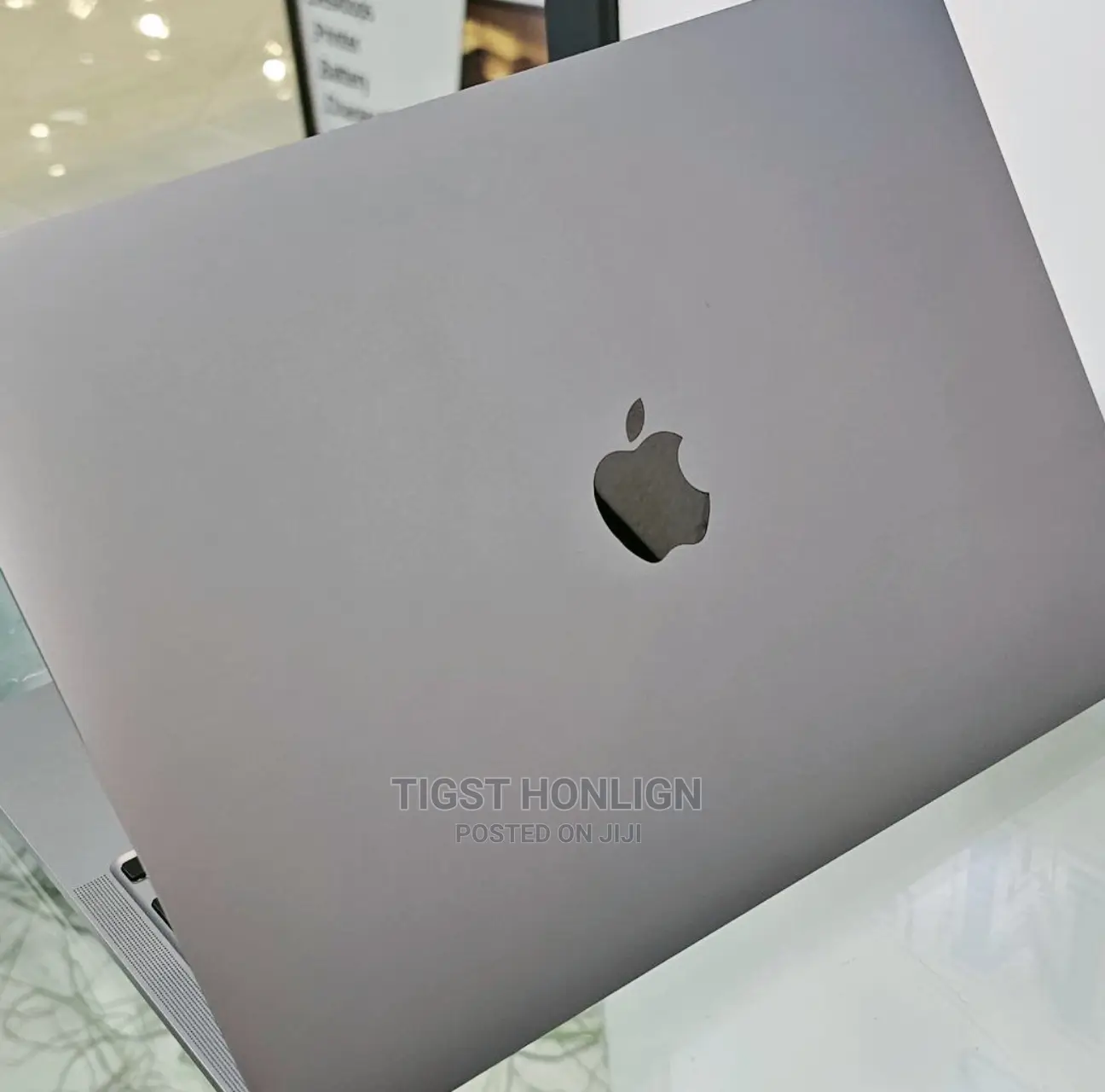 New Laptop Apple MacBook Pro 2022 M2 8GB Apple M2 SSD 256GB