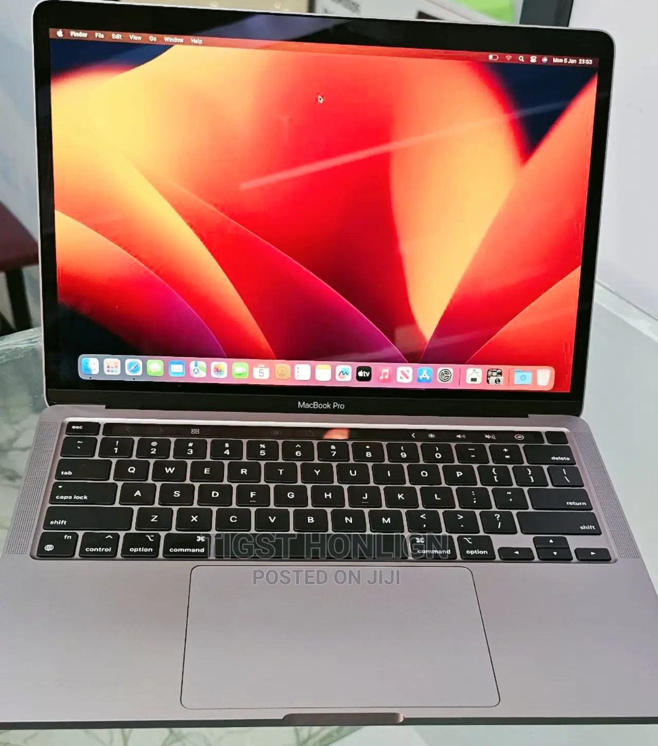 New Laptop Apple MacBook Pro 2022 M2 8GB Apple M2 SSD 256GB